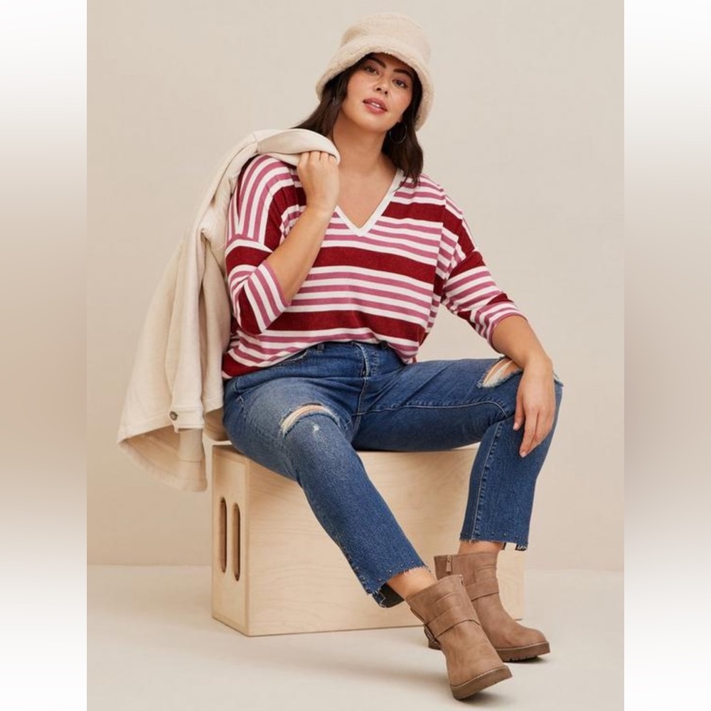Relaxed Fit Super Soft Plush V-Neck Drop Shoulder Top NWT
